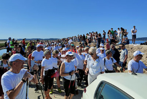 L'ASTRE S'ILLUMINE AU PASSAGE DE LA FLAMME À HYÈRES